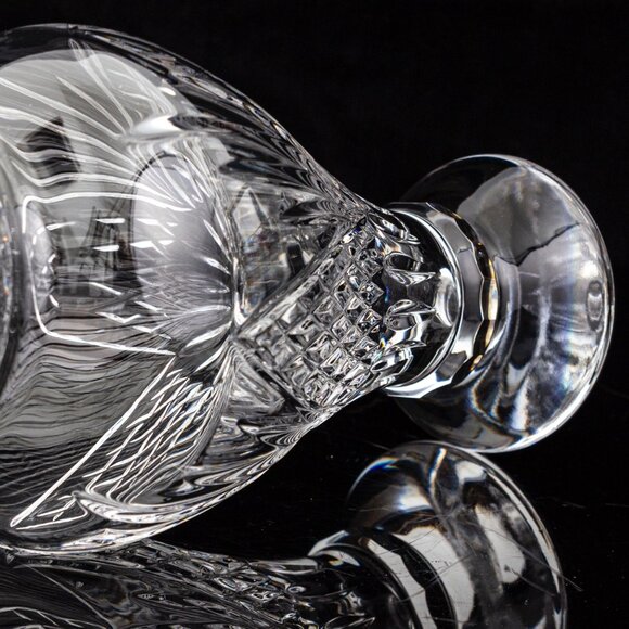 Cut Crystal Vase With Intricate Diamond Pattern | Elegant Home Decor - Picture 8 of 10